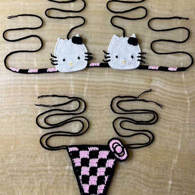Set Bikini Hello Kitty, Costum - Thong Bikini Women recensione e prezzo